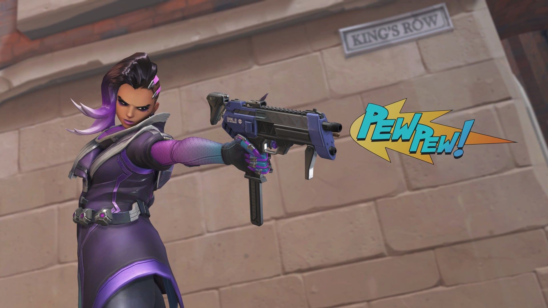 Sombra using her Machine Pistol in Overwatch