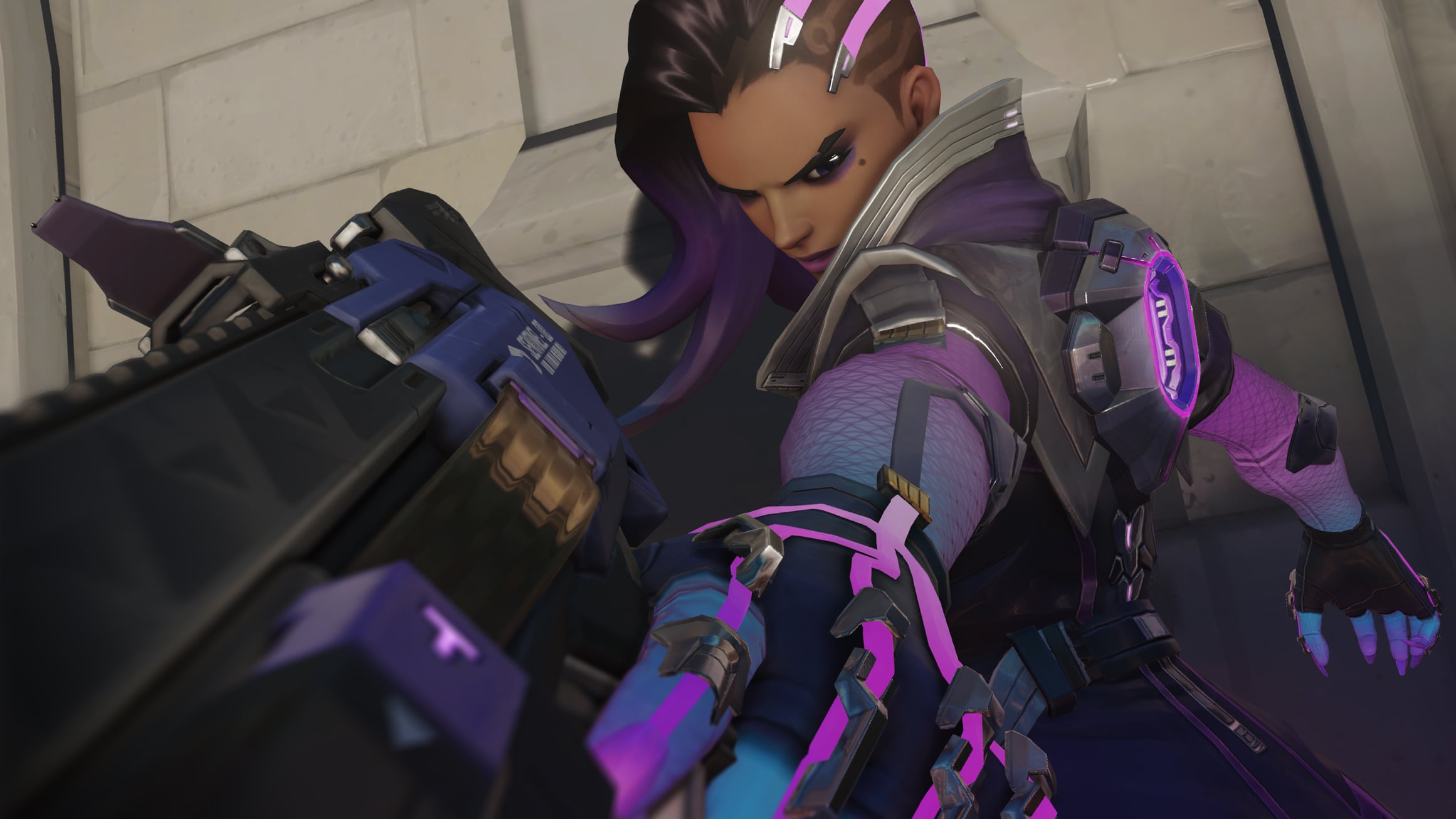 Sombra close-up visual in Overwatch